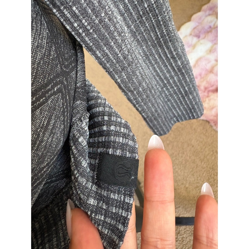 Lululemon Rest Less Pullover Gray Black Geometric Knit Long Sleeve Top Size 10 - Picture 5 of 5